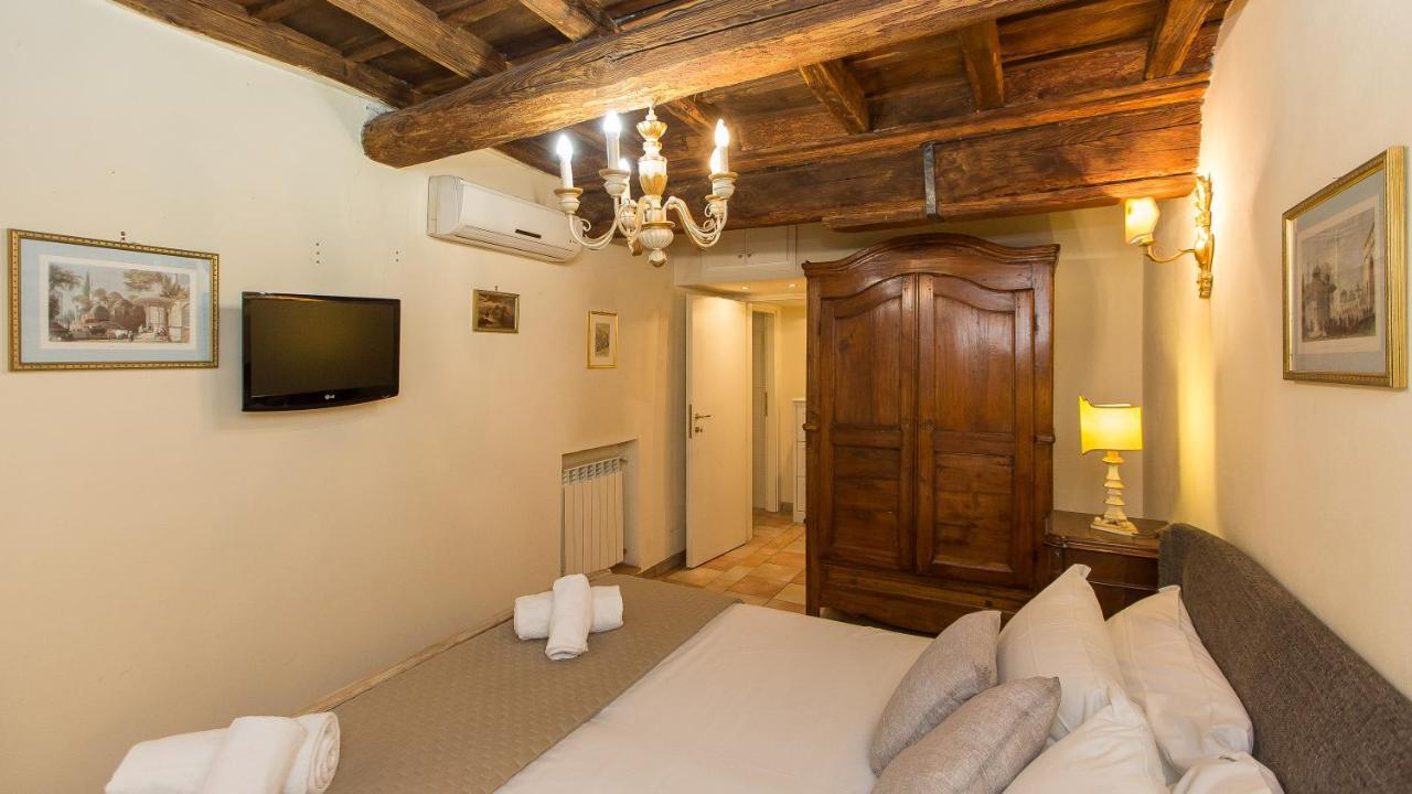 Rental In Rome Falegnami Exterior photo